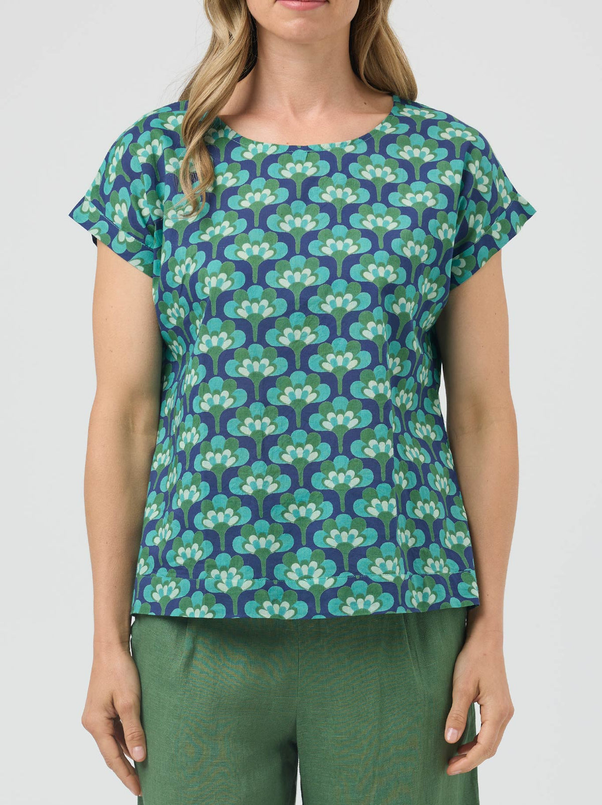 CAKE VICKY ROUND NECK