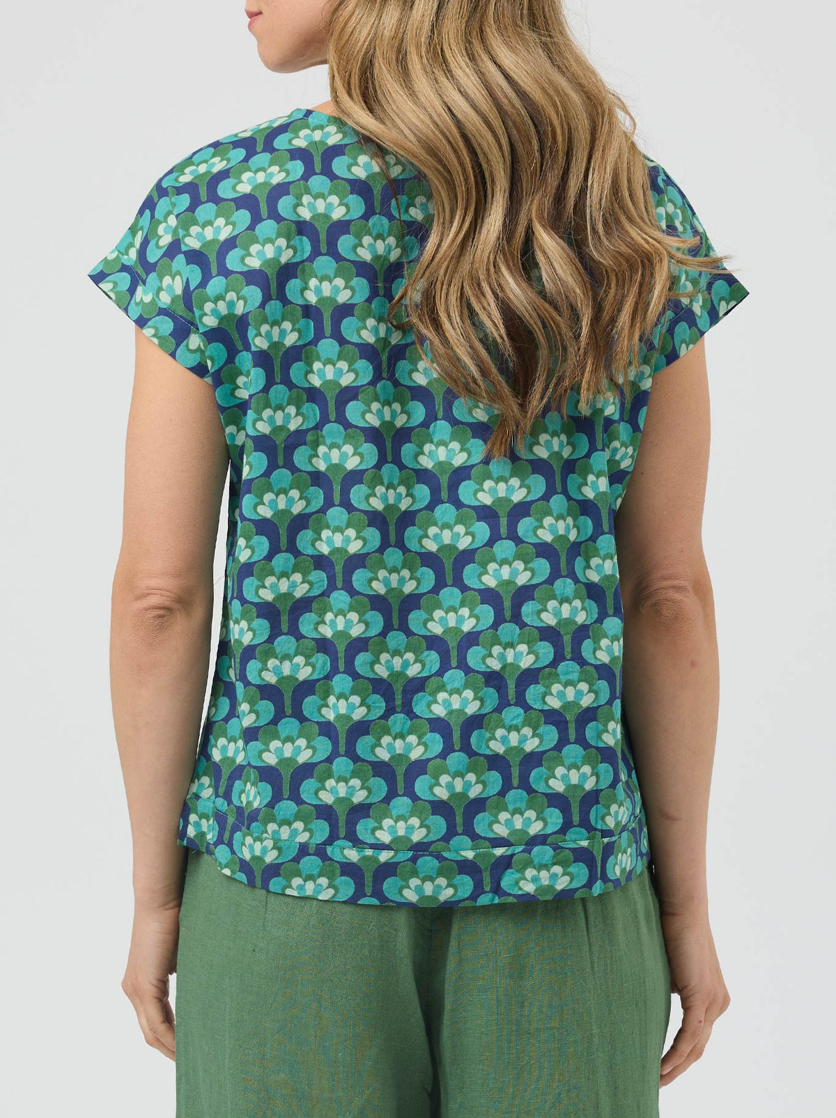 CAKE VICKY ROUND NECK