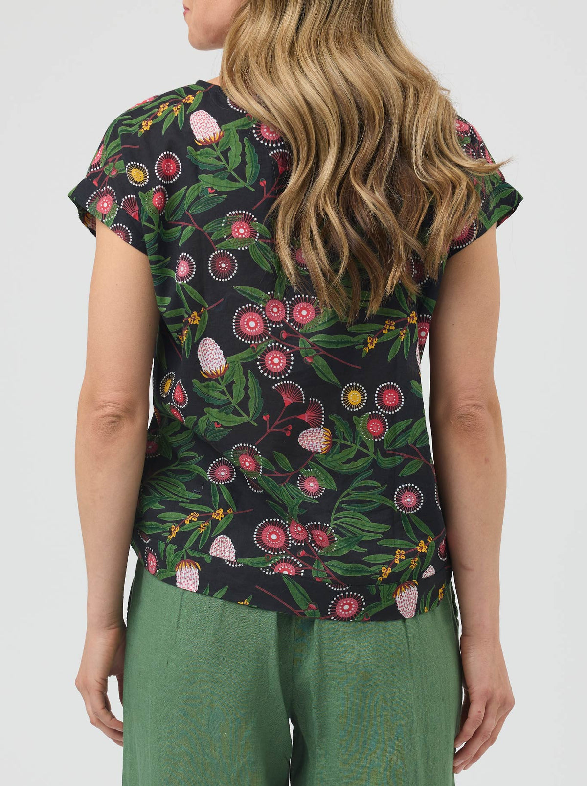 CAKE VICKY ROUND NECK
