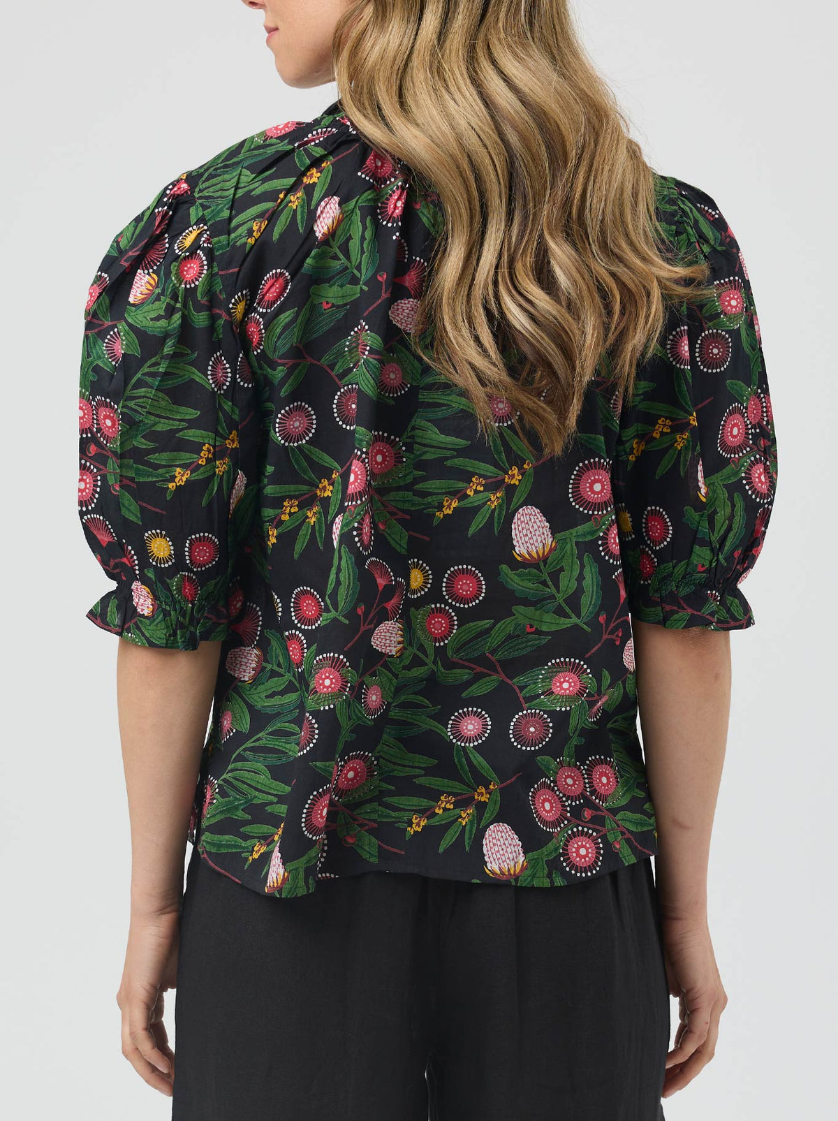 CAKE TIE NECK BLOUSE