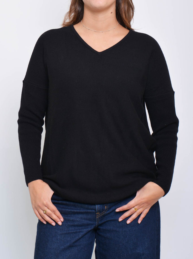 JAMES MELBOURNE CURVED HEM VEE NECK