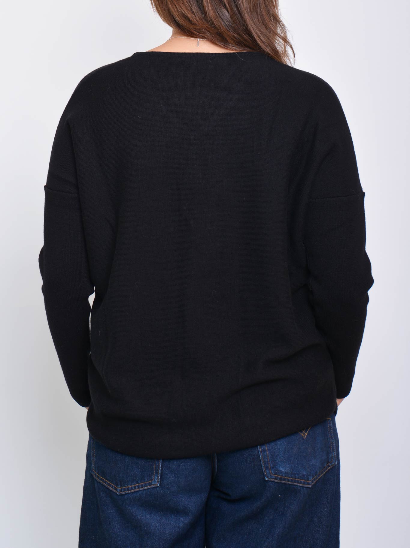 JAMES MELBOURNE CURVED HEM VEE NECK