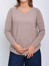 JAMES MELBOURNE CURVED HEM VEE NECK