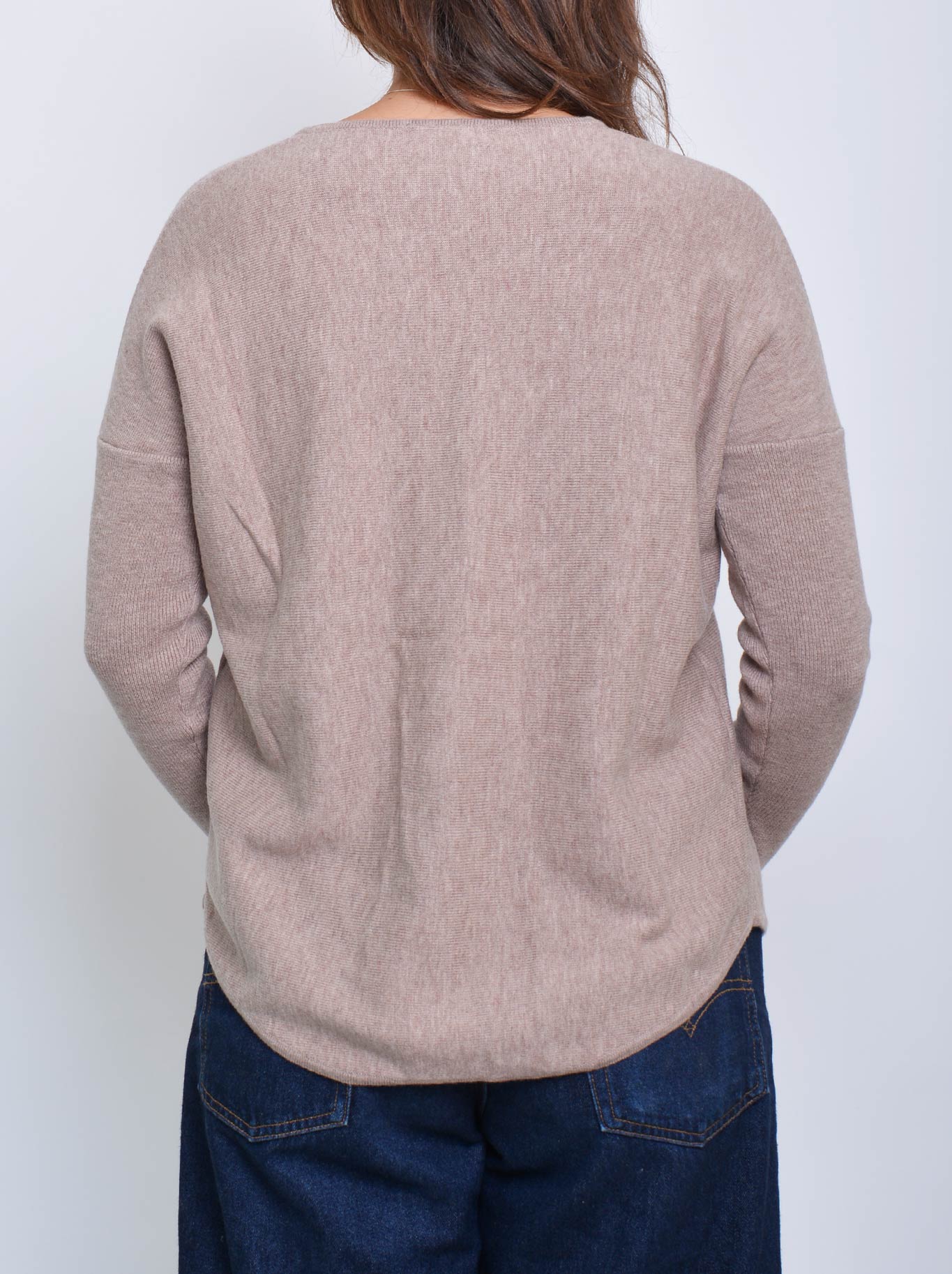 JAMES MELBOURNE CURVED HEM VEE NECK