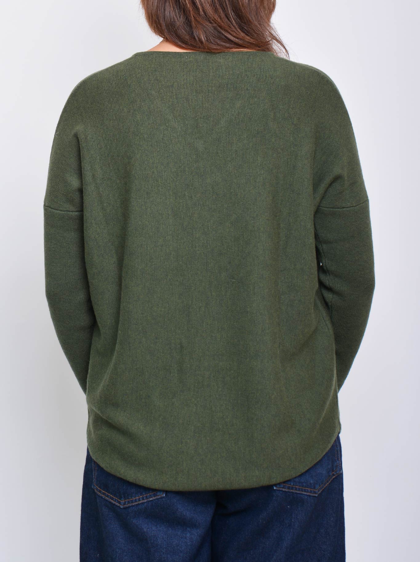 JAMES MELBOURNE CURVED HEM VEE NECK