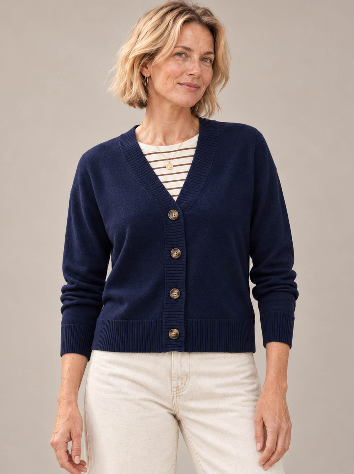 JAMES MELBOURNE V BUTTON CARDI