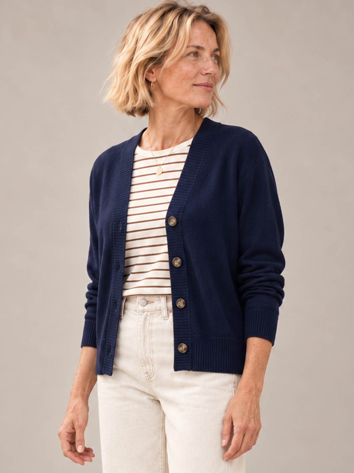 JAMES MELBOURNE V BUTTON CARDI