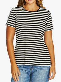 JUMP CORE STRIPE SHORT SLEEVE TEE