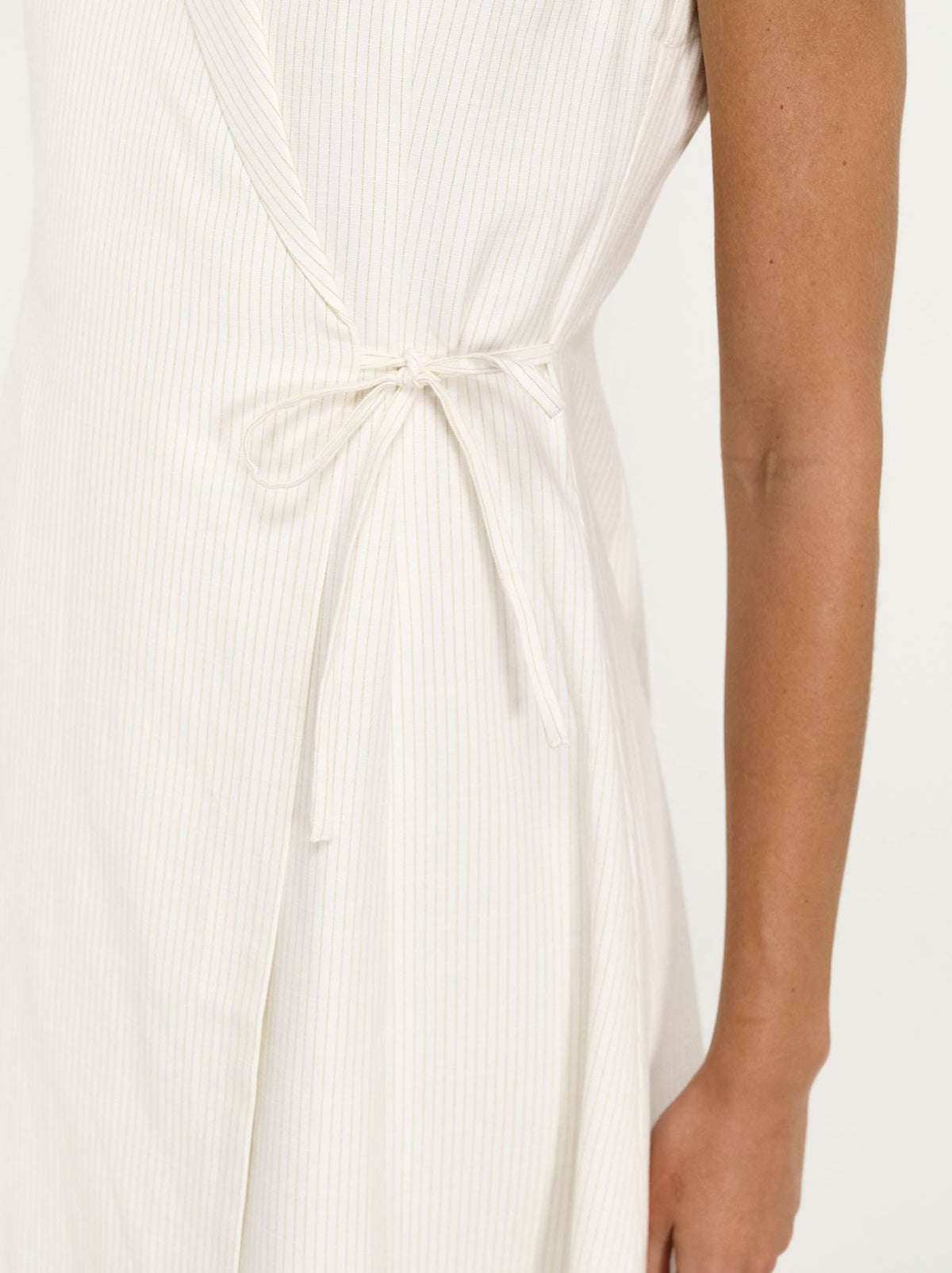 STAPLE THE LABEL SAVINA WRAP MIDI DRESS