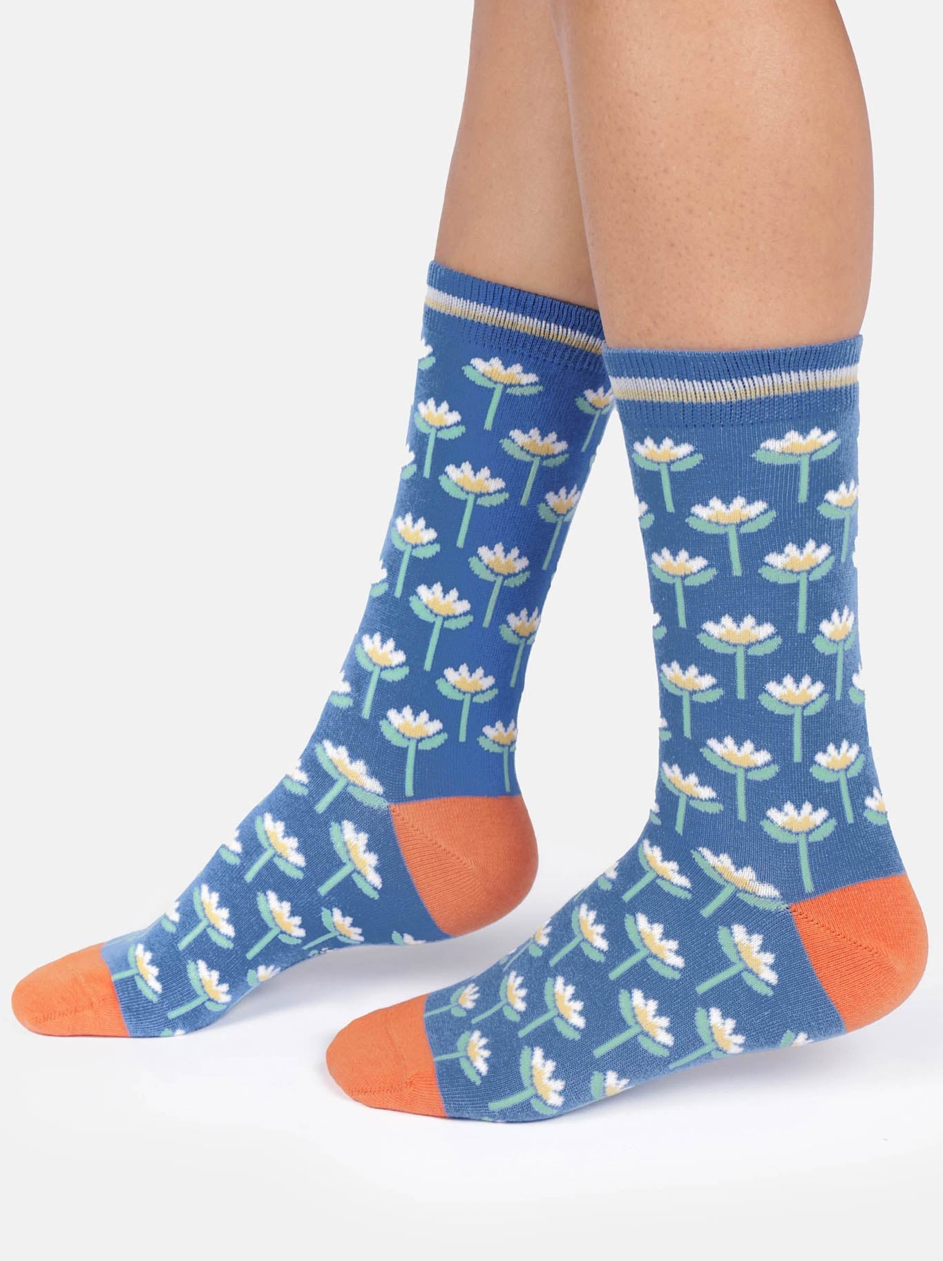 THOUGHT FLORAL TILE ORGANIC COTTON CREW SOCKS