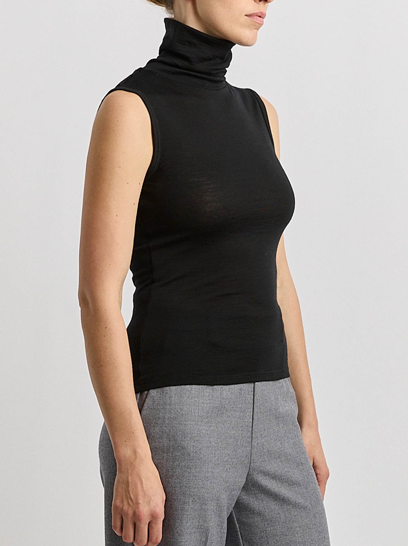TOORALLIE SLEEVELESS ROLL NECK