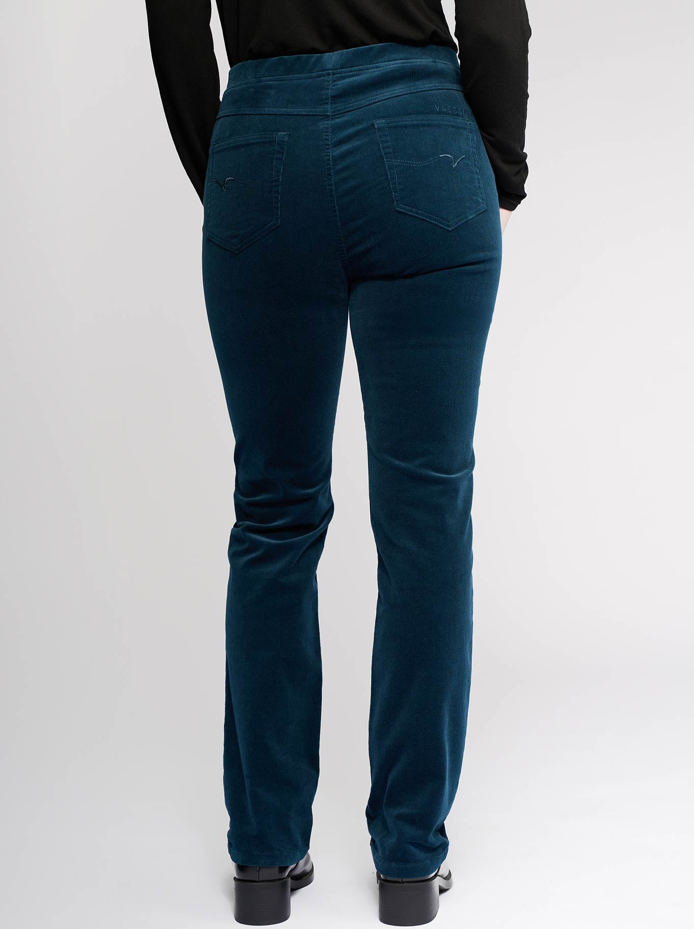 VASSALLI BAY SLIM LEG CORD PULL ON PANT