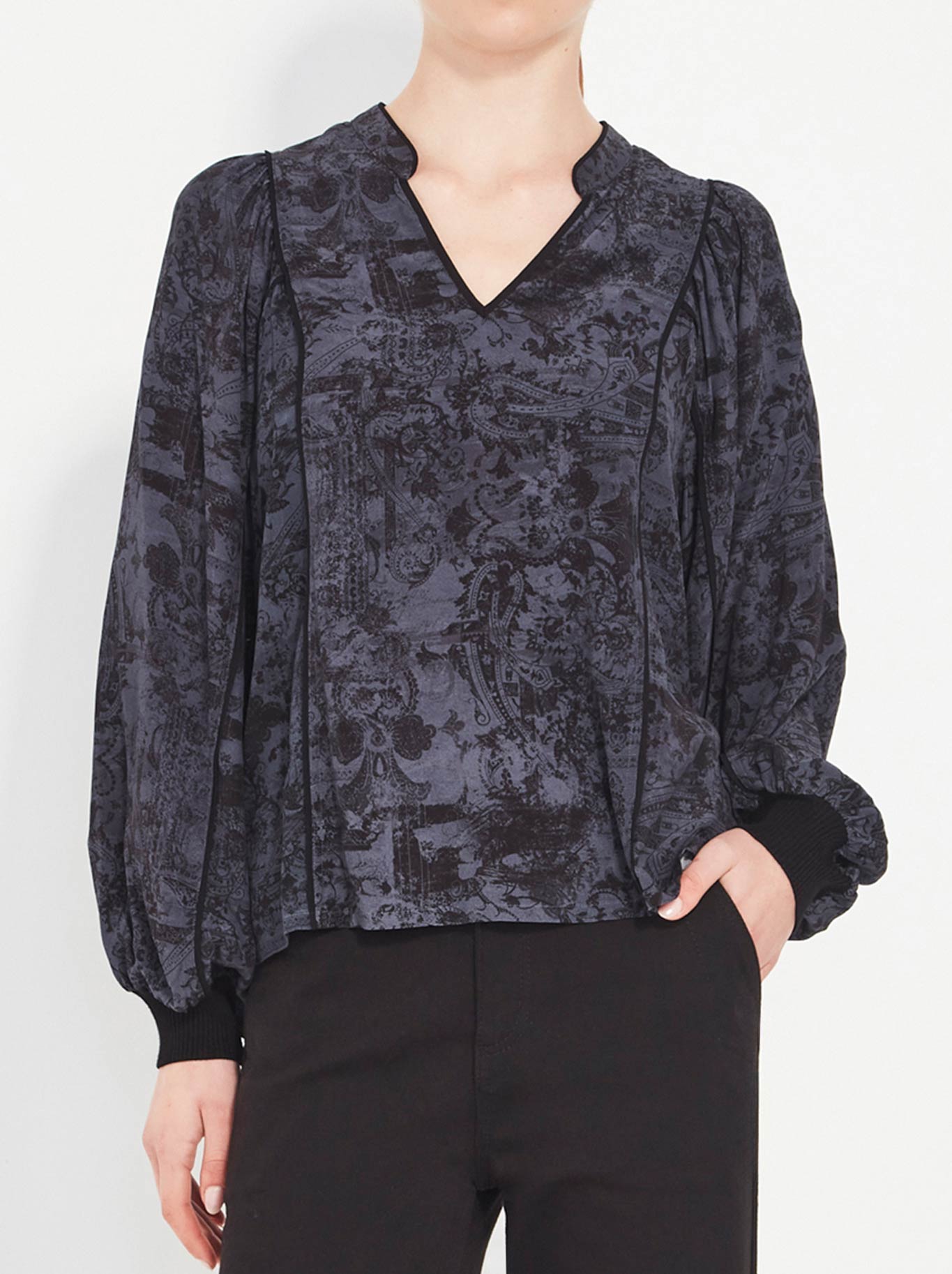 VERGE RIOT BLOUSE