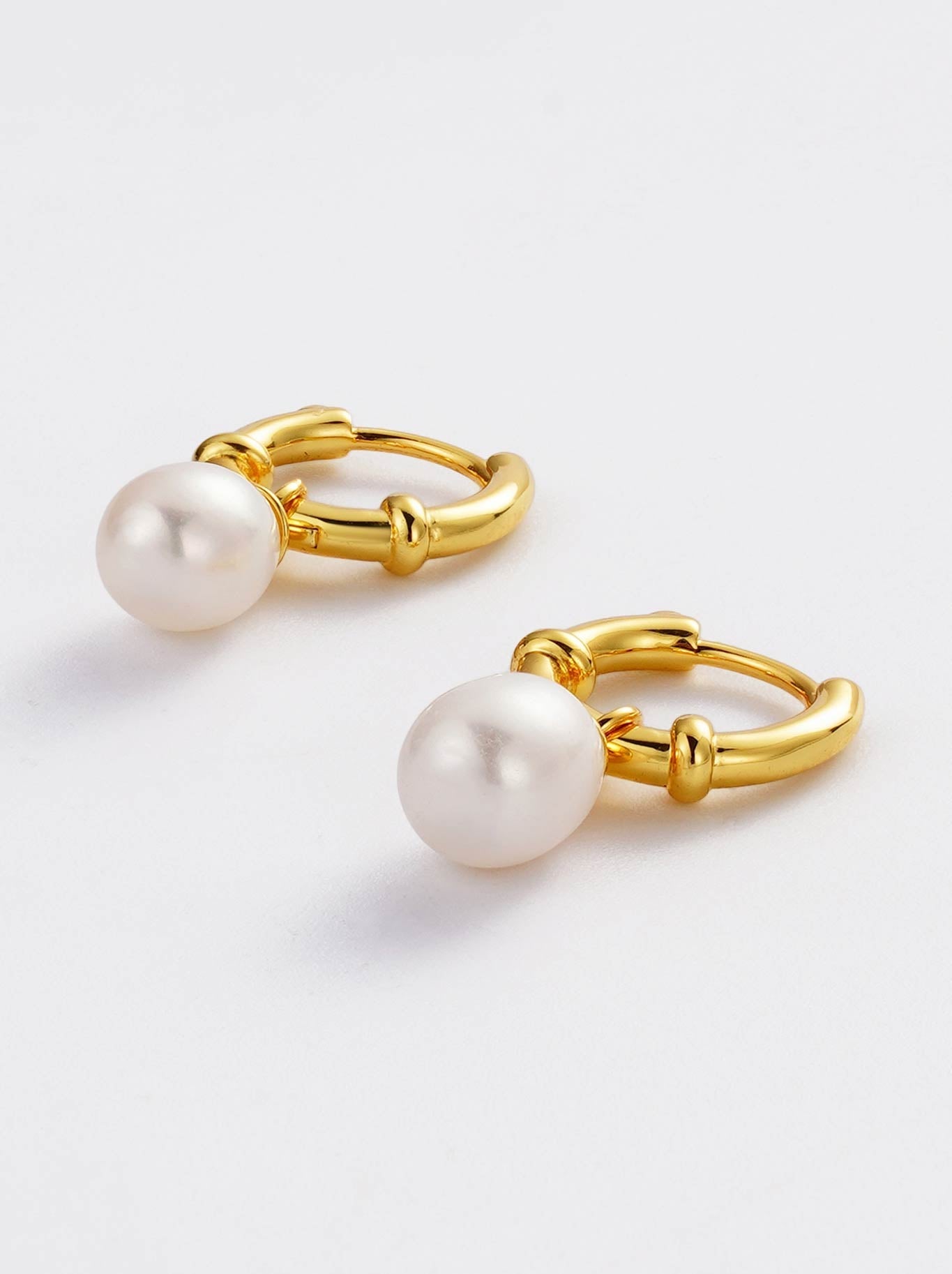 ZAFINO TESSA PEARL HOOP