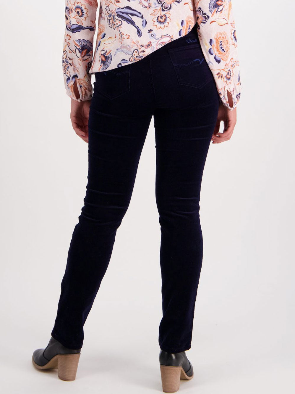VASSALLI BAY SLIM LEG CORD PULL ON PANT