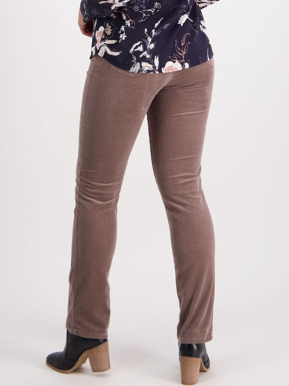 VASSALLI BAY SLIM LEG CORD PULL ON PANT